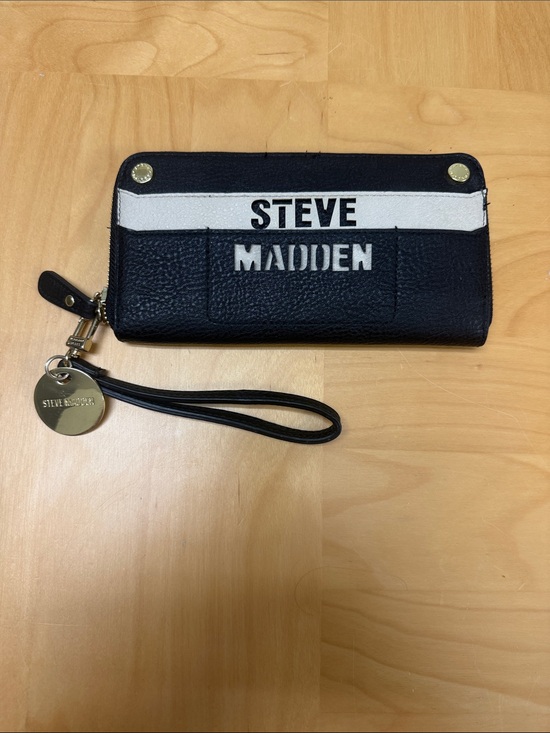 Steve Madden Handbags - Steve Madden Black White Logo Wristlet